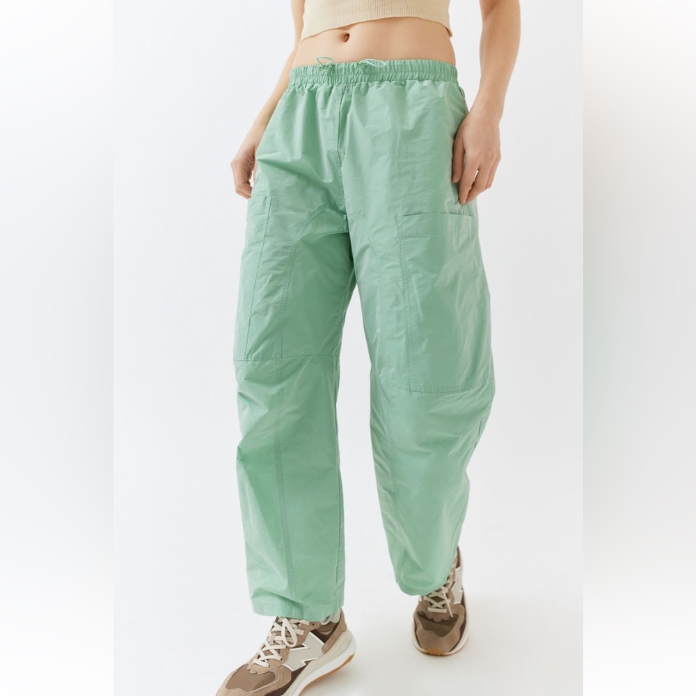 NWT Urban Outfitters Women’s Mae Nylon Wide-Leg Pant Size Medium